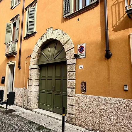 Peperino Apartment *